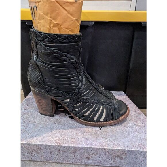 Freebird Bela in Black Snake Multi - Picture 4 of 8